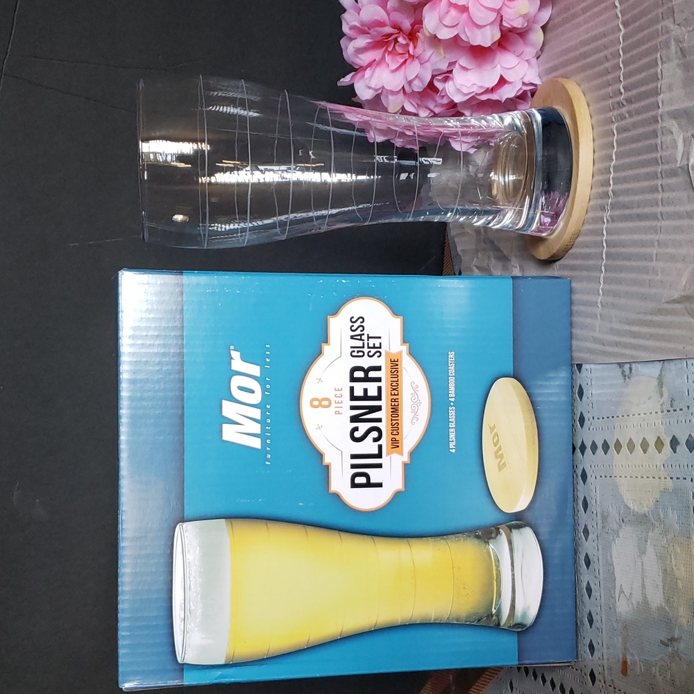 Pilsner glasses set 8 piece - 4 glasses 24 oz. And 4 bamboo coasters.